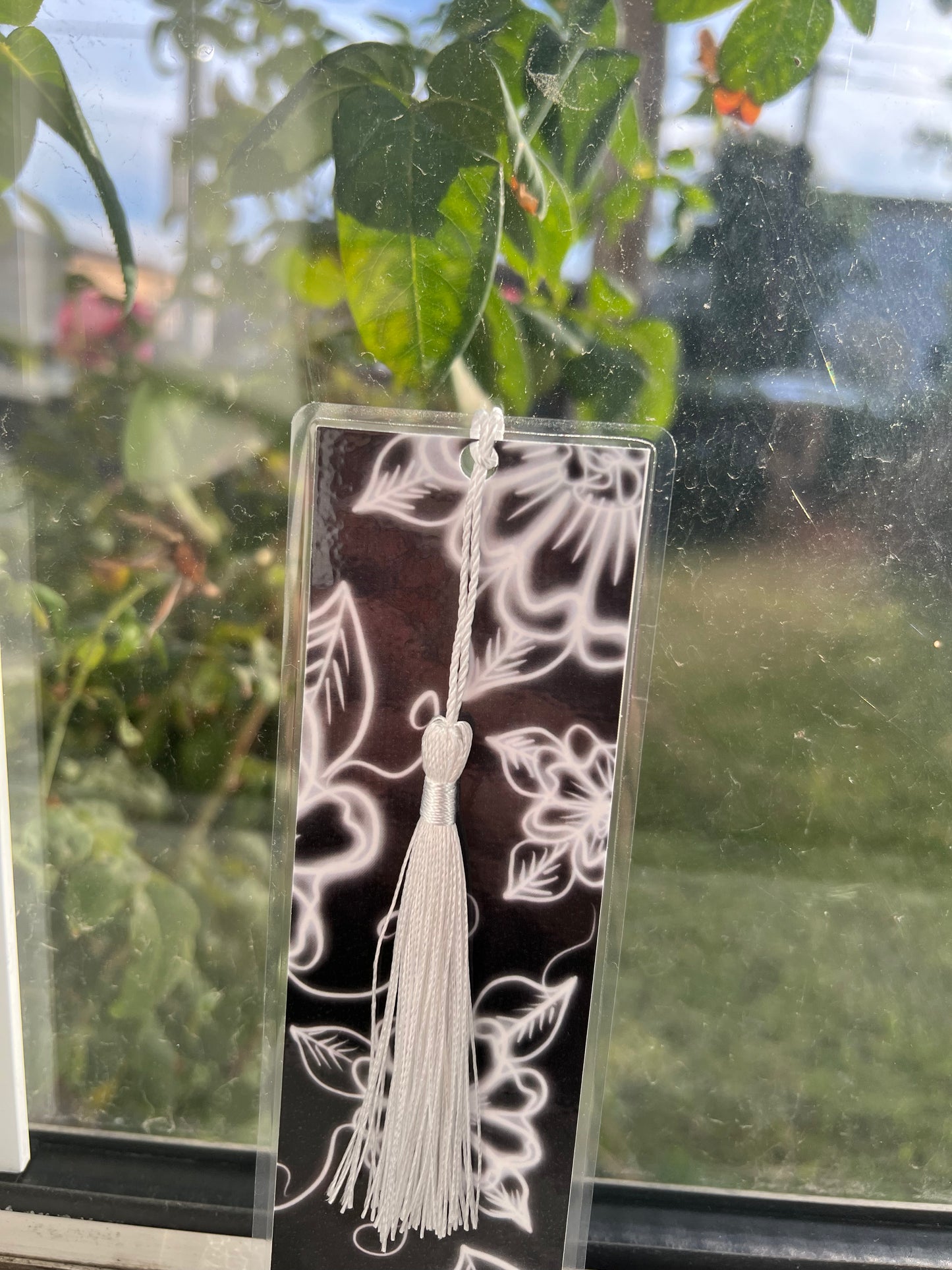 Black and White Flowers Bookmark- NO CHARM