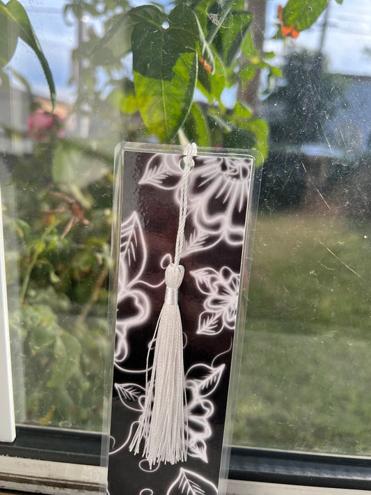 Black and White Flowers Bookmark- NO CHARM